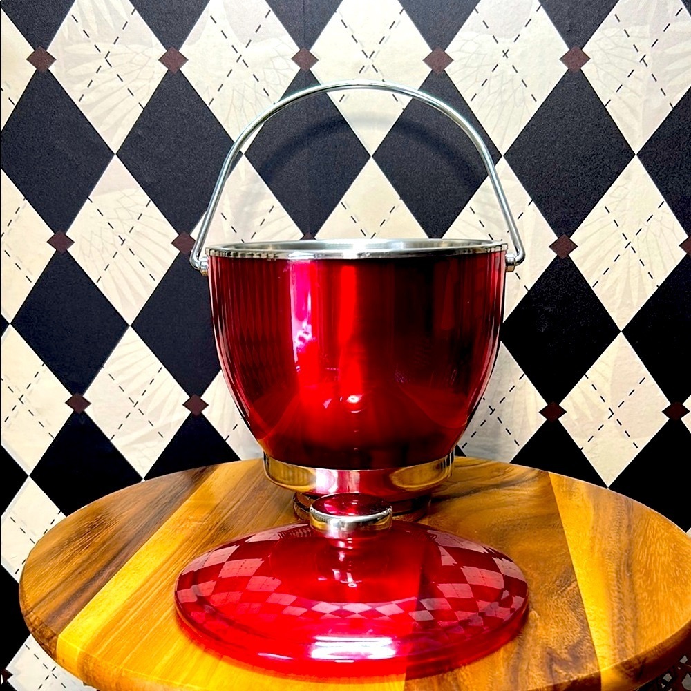 Mid-Century Red Acrylic & Stainless Steel Ice Bucket – Bold Retro Barware - Picture 7 of 14